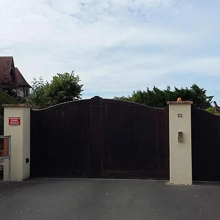 Les Manoirs *
