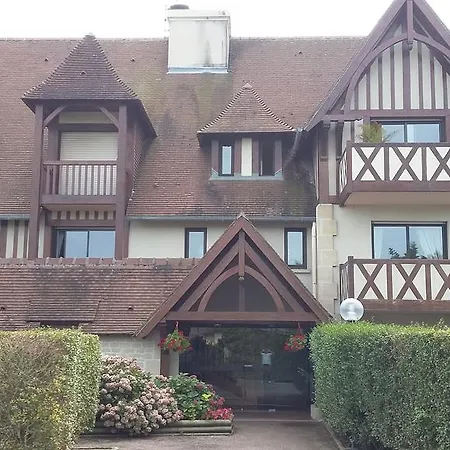 Les Manoirs
