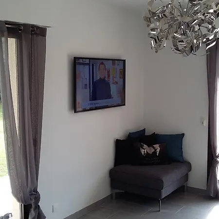 Les Manoirs Apartment *