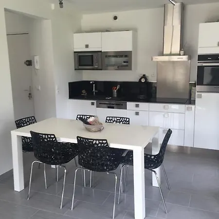 Апартаменты Les Manoirs *