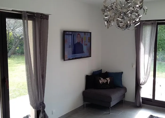 Les Manoirs Apartment *