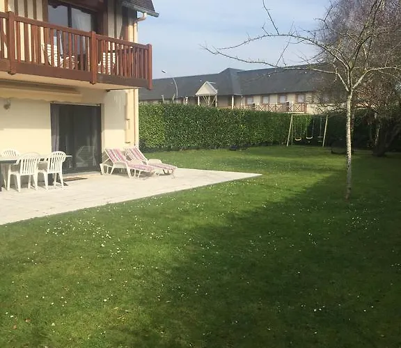 Les Manoirs Apartment