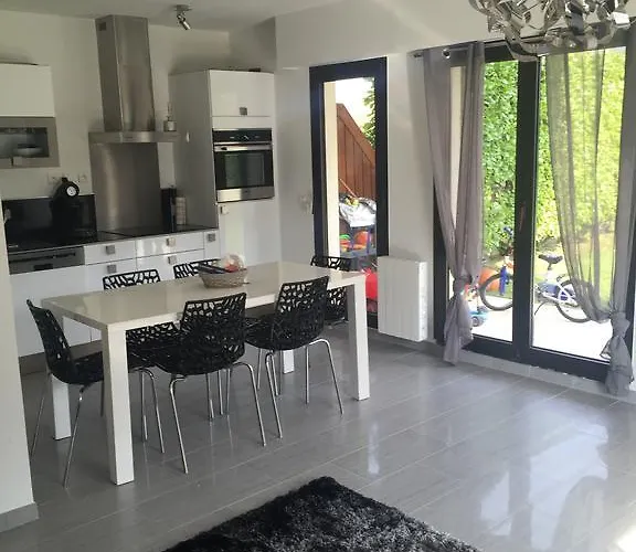 Les Manoirs Apartment *